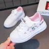 Tênis Brancos Infantis Estilo Novo 2026 para Primavera e Outono, Sapatos Infantis Antiderrapantes com Solado Maciço, Tênis Esportivos Infantis com Solado Grosso para Aumentar a Altura