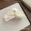 Pinza Grande de Felpa para Cabello Otoño e Invierno para Mujer 2025 Nueva Horquilla Pinza para la Parte Posterior de la Cabeza Adorno para el Cabello Pinza de Tiburón de Gama Alta