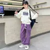 Conjunto de Calça Cargo para Meninas Primavera e Outono 2025 Novo Conjunto Esportivo de Moletom para Crianças Estilo Ocidental Roupa de Primavera para Meninas Mais Velhas