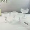 Vidrio de tallo alto con relieve ins sentido de diseño mini copa de cóctel copa creativa para bebidas copa de postre copa de martini