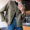 Otoño/Invierno 2026 Nuevo Estilo Pequeña Fragancia Verde Corto Moda Abrigo Moda Femenina Temperamento Holgado Chaqueta