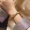 Joyería Vintage Resistente con Nácar Texturizado por el Genial Diseñador Alexis Bittar