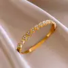 Pulsera de acero inoxidable con circonita de lujo ligero, forma de corazón y círculo geométrico, estilo metálico europeo y americano, joyería simple y de alta gama para mujer