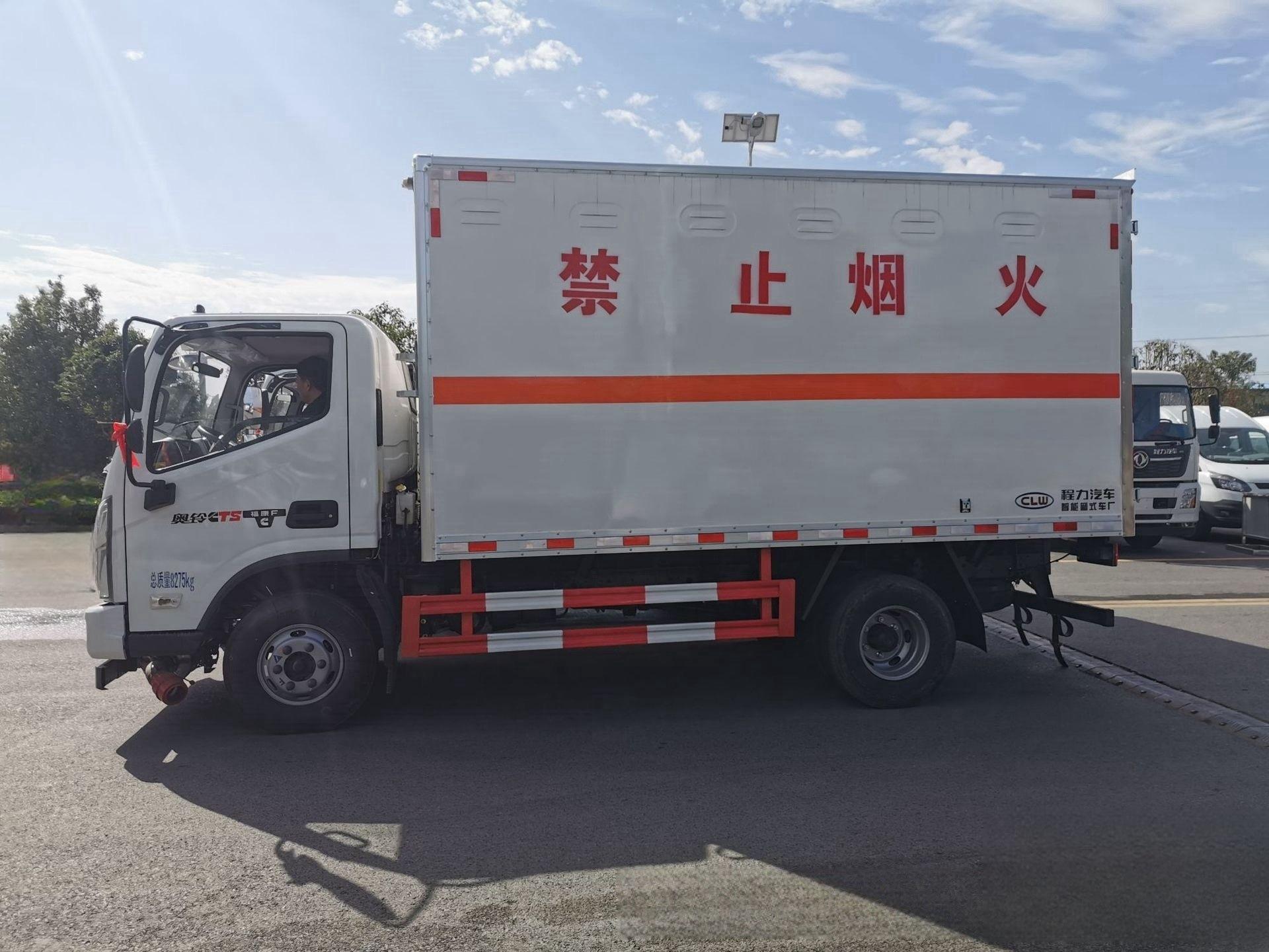 危险品运输车_副本