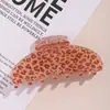 Moda Estilo Coreano Brillo Fino Estampado de Leopardo Acrílico Pinza para el Cabello Versátil para Moños en la Parte Posterior de la Cabeza Pinza de Tiburón Accesorio para el Cabello de Mujer Fabricante