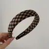 Diseño de Diadema Retro Marrón Granate Barn de Otoño Diadema de Presión para el Cabello para Aumentar el Cabello de la Parte Superior del Cráneo Pasadores Accesorios para el Cabello