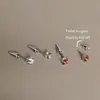 Otoño e Invierno Estilo Dulce-Fresco de Gama Alta Microincrustación de Circonita Garra de Dragón Hoja de Arce Diseño de Nicho Joyería de Perforación Clavos para Hélice de Oreja Clips para Oreja