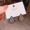 Pendientes de Gota de Agua Super Brillantes Estilo Japonés y Coreano Estilo Femenino Elegantes y Elegantes Cristal Gris Brillante Nicho Únicos y Exquisitos Elegantes Joyería para Orejas