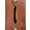 Porta pañuelos para coche de piel sintética, bolsa de pañuelos colgante extraíble, botón a presión, toallitas húmedas, cubierta para pañuelos de coche, accesorios interiores