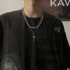 Collar de cruz apilada de doble capa de hip-hop transfronterizo europeo y americano para hombre, diseño de nicho moderno, cadena cubana con sentido de acero de titanio a juego.