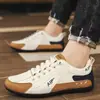 Nuevos Zapatos de Hombre Primavera y Otoño Moda Versátil Deportivos Casuales de Cuero Suela Suave Ligeros Mocasines Slip-On
