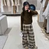 Conjunto Casual de Primavera y Otoño para Niñas, Nuevo Estilo 2026 para Niños Mayores, Sudadera Falsa de Dos Piezas y Pantalones de Cuadros, Conjunto Casual de Dos Piezas para Otoño