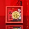 Caja Roja de Empaque San Yang Kai Tai Fortuna Dorada con Adorno de Monedas Doradas, Regalo para Evento de Reunión Anual de Empresa, Lámina de Oro de 999