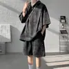 Camisa Tie-Dye de Manga Curta Plus Size 8XL para 2025 Veste 150kg Combina com Verão Meninos Usam um Conjunto Completo de Trajes Masculinos de Duas Peças