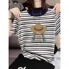 Camiseta Feminina de Verão com Listras Contrastantes, Ombro Normal, Gola Redonda, Manga Curta, 100% Algodão, Design Moderno, Nicho, Estilosa, Versátil, Top que Rejuvenesce