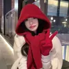 Conjunto nuevo de sombrero y bufanda estilo coreano, sombrero rojo con un ambiente acogedor, moderno y cálido para el invierno, protege las orejas, lana tejida