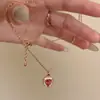 Lujo Ligero Gama Alta Estilo Vintage Corazón de Nácar Blanco Rubí Collar Retro Nicho Versátil Exquisito Moda Cadena para Clavícula