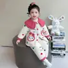 Pijama de Coral Fleece para Niñas Otoño e Invierno 2025 Nuevo Traje de Casa de Franela Lindo para Niños Traje de Dibujos Animados para Bebé