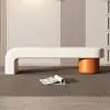 Banqueta para trocar de sapatos na entrada, porta de casa, loja de roupas, descanso, banco longo, final da cama no quarto, banco para closet, banco de sofá