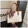 2026 Nova Tendência Simples Color-Blocking de Seda Texturizada para Mulheres Lenço de Seda Texturizado Bolsa de Ombro Cruzada Casual Estilosa Bolsa Quadrada Pequena