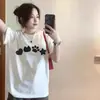 Camiseta Branca Manga Curta Gola Redonda Estilo Coreano de Seda Leite para Mulheres 2026 Verão Novo Estilo Estampa Divertida Solta