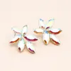Brincos de Tarraxa de Folha Simples de Cinco Cores Design com Senso de Moda Tendência da Moda Versátil Liga de Metal Brincos com Inlay de Diamante Adornos de Orelha Fonte Transfronteiriça