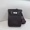 2026 Novo Modelo Transfronteiriço Togo Couro Bovino de Camada Superior Bolsa de Peito Kelly, Mochila Pequena de Ombro Único para o Dia a Dia da Moda Unissex Tendência