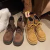 Botas Martin de Ante Planas para Otoño e Invierno para Mujer 2026 Nuevo Estilo Británico Punta Ancha con Cordones Retro Versátiles Botines Cortos para Motocicleta