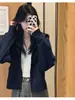 Sudadera con capucha de hombros rectos Chaqueta corta para mujer Otoño/Invierno 2026 Nuevo estilo coreano Petite Conjunto Parte superior gruesa con terciopelo