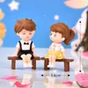 Nuevos accesorios para bola de cristal DIY de paisaje en miniatura con temática de uniforme escolar en pareja, con atuendos de campus frescos y elegantes y figuras de plástico