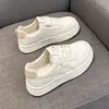 Sapatos Brancos Mais Vendidos Sapatos Femininos Nova Moda de Verão Sapatos com Cabedal de Couro Super Quentes Sapatos Esportivos Casuais Antiderrapantes Pés Não Cansados