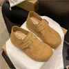 2026 Zapatos de suela plana, versátiles con aumento interno de altura, zapatos Birkenstock slip-on de otoño para mujer, nuevo slip-on de moda con hebilla de correa de tela y cuero