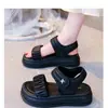 Sandalias Deportivas de Suela Gruesa para Mujer, Nuevo Estilo Verano 2026, Cómodas y No Cansan los Pies, con Correas de Velcro, que Aumentan la Altura, Calzado Casual Romano para Playa