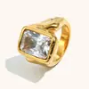 Anillo Cuadrado de Diamante con Textura Profunda, Tendencia Europea y Americana, Venta Caliente Transfronteriza, Acero Inoxidable Chapado en Oro de 18 Quilates, Joyería de Mano Elegante y Creativa para Mujeres