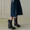 Botas de Cano Curto com Salto Grosso Novas para Mulheres 2024, Botas Martin de Calçar com Fivela Única Estilo Britânico, Botas de Cavaleiro Cowboy Vintage, Tendência
