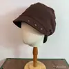 Gorro grande con tachuelas, unisex, color liso, versátil, apto para todas las estaciones, engrosado para abrigar en otoño e invierno, ala ancha, hace que la cara parezca más pequeña