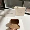 Un Bolso Caja Fresco y Elegante con un Toque de Lujo, Nuevo Modelo 2026, Bolso de Mano de Nicho al por Mayor