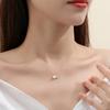 Collar de perlas francesas de lujo ligero con diamantes de tres pétalos y hierba de plata de ley 925, collar de perlas para mujer, temperamento de nicho, alto sentido