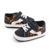 Primavera y Otoño Nuevos Zapatos Casuales para Bebé Cuadros Blanco y Negro Enrejado Zapatos para Bebé Suela Suave Velcro Zapatos para Niño Pequeño Venta al Mayoreo 2658