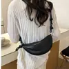 2026 Bolso Cruzado de Hombro Único con Forma de Media Luna, de Moda Versátil para Mujer, Bolso Sencillo de Nicho para el Hombro para Viajes Diarios