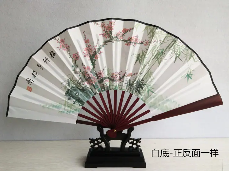 梅竹争艳