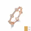 Anillo apilable de trébol de cuatro hojas completo de moissanita en plata de ley S925 Anillos apilables completos de moissanita Anillo cerrado transfronterizo Venta al por mayor