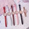Reloj ins rojo vino estilo antiguo chino pequeño fresco simple moda oro retro chic arte estudiante