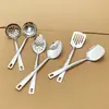 Espátula de Cozinha de Aço Inoxidável, Escumadeira, Concha de Sopa, Espátula de Cozinha Doméstica, Conjunto de Seis Peças Resistente ao Calor com Furos Quadrados, Conjunto de Utensílios de Cozinha