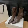 Botines marrones, nueva colección otoño/invierno 2024, estilo retro europeo y americano, versátiles, modernos, ajustados, con tacón fino, punta fina y tacón alto, botines para mujer