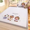 Conjunto de Três Peças de Tapete Refrescante de Seda Gelada Sabor Morango Milkshake Dobrável Desenho Animado Fofo para Cama de Dormitório de Verão