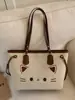 Bolso Retro de Gran Capacidad para Mujer Otoño e Invierno 2025 Nuevo Versátil Dibujos Animados Lindo Bolso de Hombro Individual Bolso de Mano para Estudiante Universitario