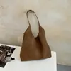 Bolsa tote estilosa e moderna para o outono, design minimalista, estilo de nicho, bolsa de ombro, grande capacidade