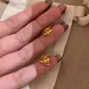 Brincos de Flor de Íris Dourados para Mulheres, Estilo Palácio Retrô, Argolas de Alta Qualidade, Luxo Leve Vintage, Brincos Versáteis