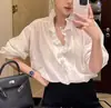 Ropa de Verano Súper Trendy 2026, Tops Únicos y Súper Elegantes, Lujo de Alta Gama, Camisa Blanca de Moda con Borde de Volantes para Protección Solar para Mujer